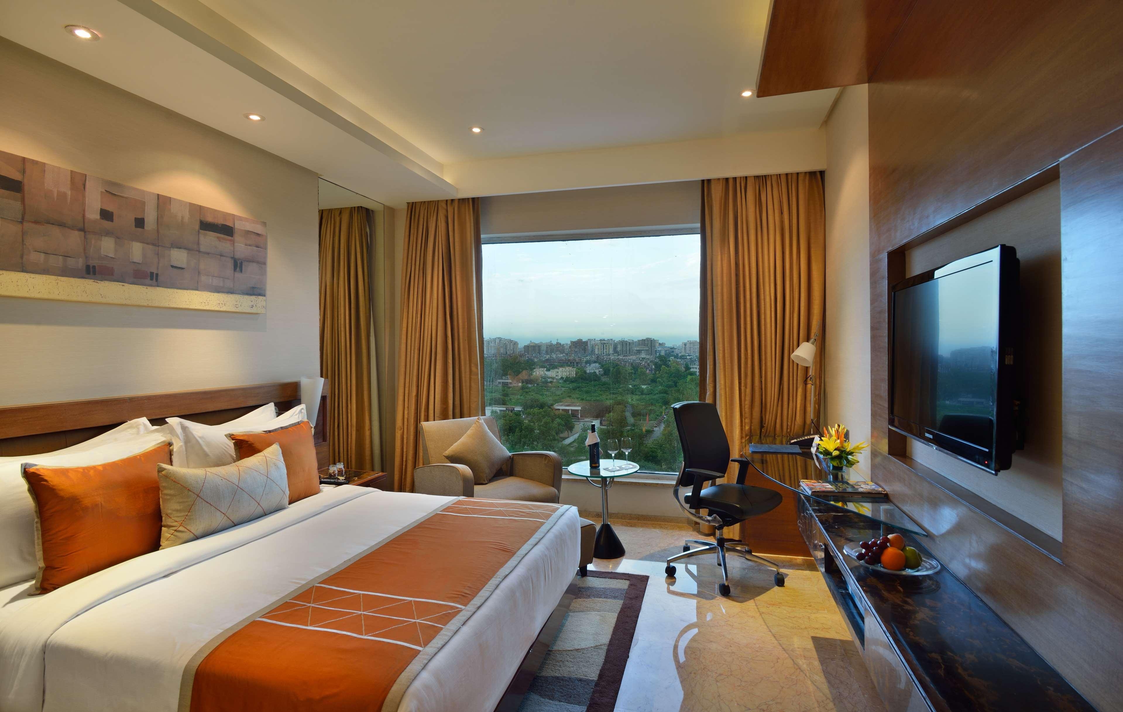 Radisson Blu Kaushambi Delhi Ncr Ξενοδοχείο Ghaziabad Εξωτερικό φωτογραφία