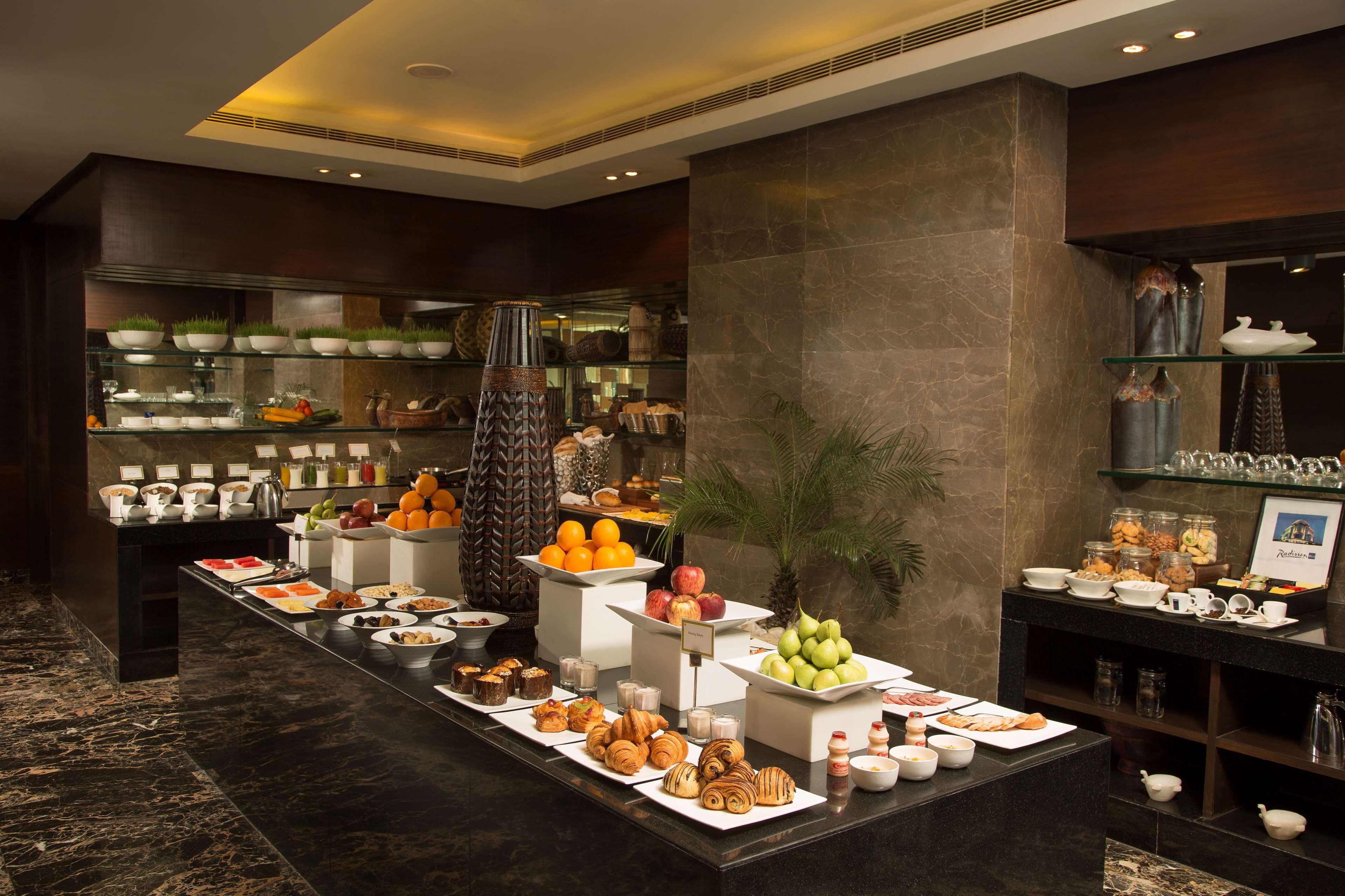 Radisson Blu Kaushambi Delhi Ncr Ξενοδοχείο Ghaziabad Εξωτερικό φωτογραφία